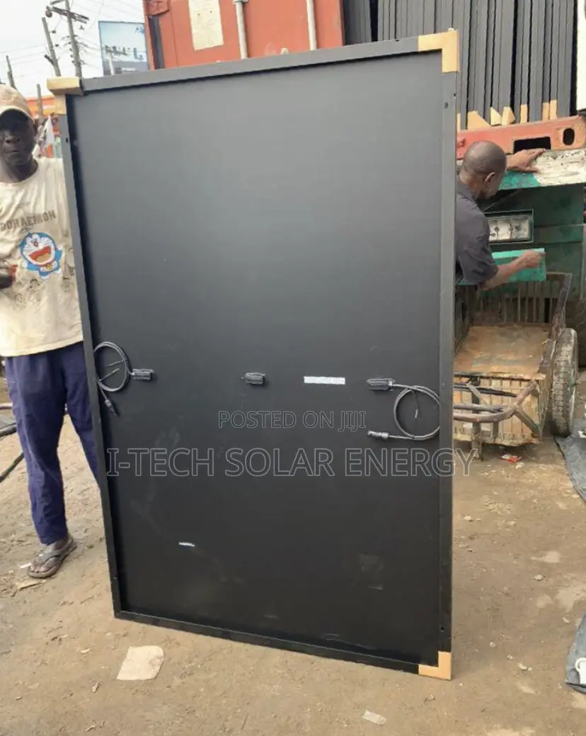 450watts All Black Panel Jinko