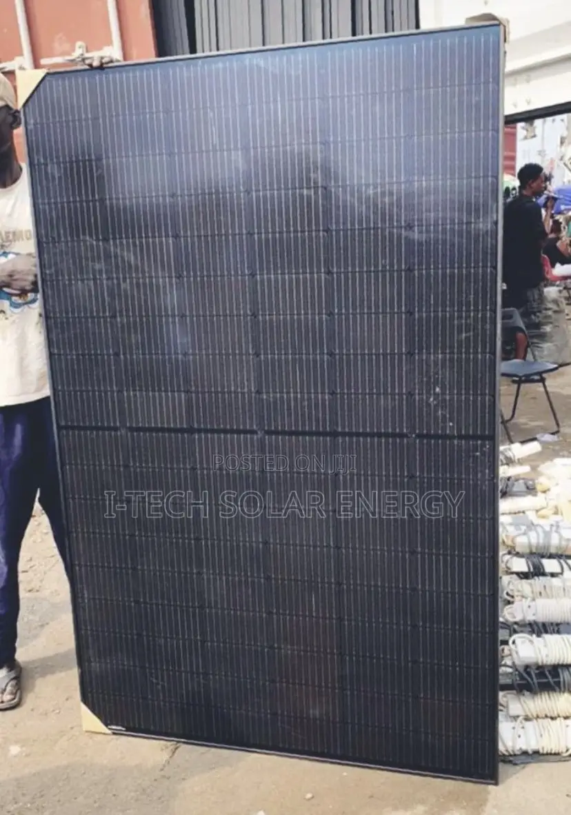 450watts All Black Panel Jinko