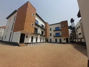 4bdrm Townhouse/Terrace in Mabushi for sale