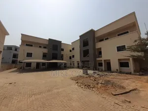 4bdrm Townhouse / Terrace in Mabushi for rent