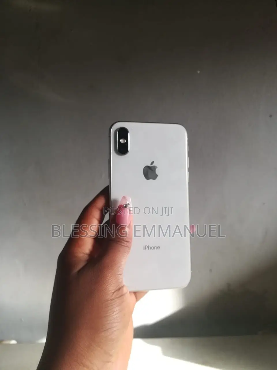 Apple iPhone X 64 GB White