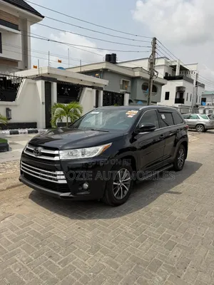 Toyota Highlander XLE 4x4 V6 (3.5L 6cyl 8A) 2017 Black