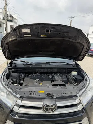 Toyota Highlander XLE 4x4 V6 (3.5L 6cyl 8A) 2017 Black