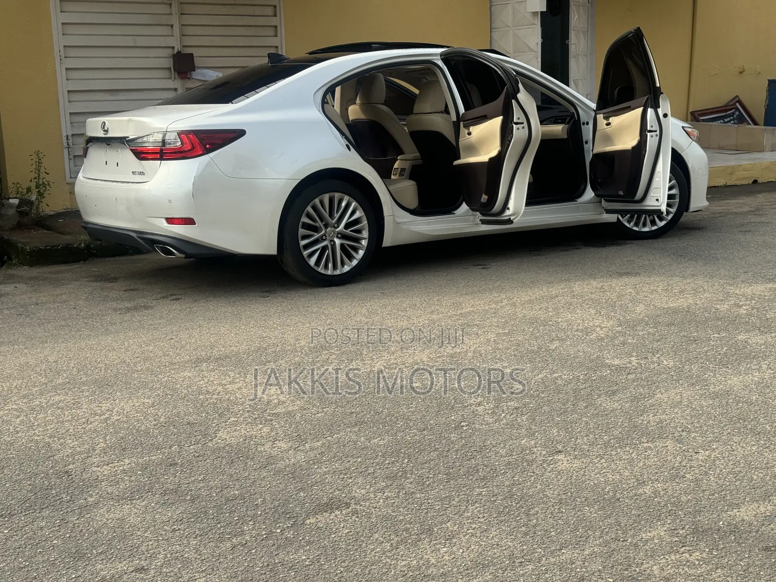 Lexus ES 2018 White