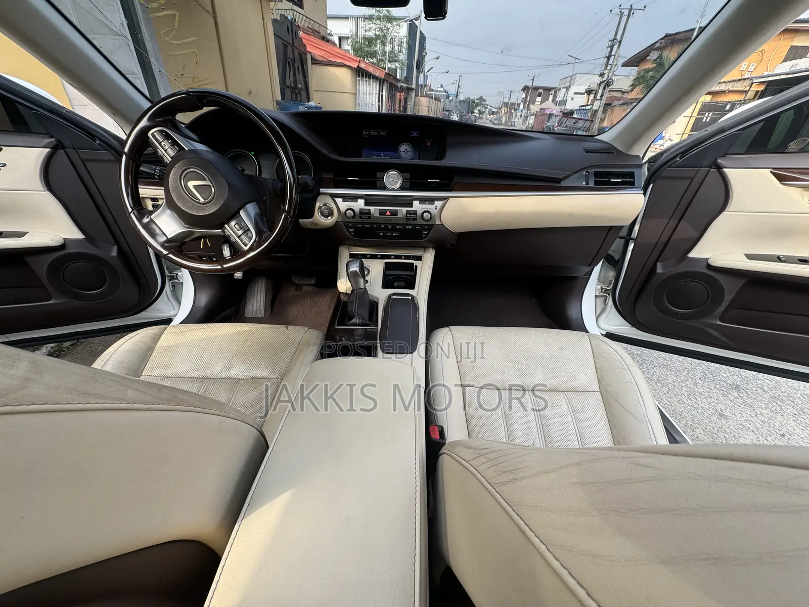 Lexus ES 2018 White