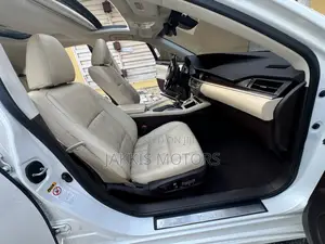 Lexus ES 2018 White