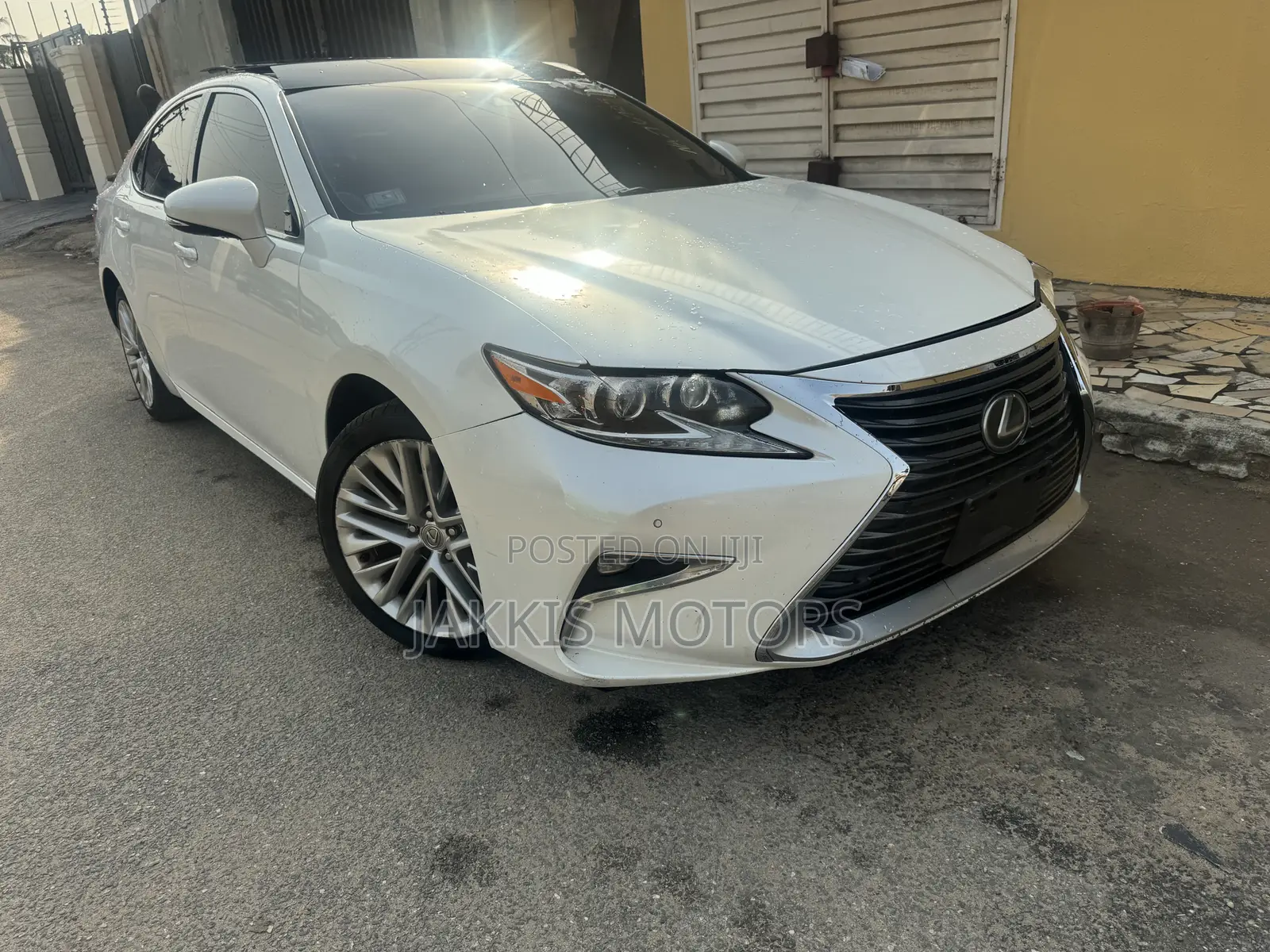 Lexus ES 2018 White