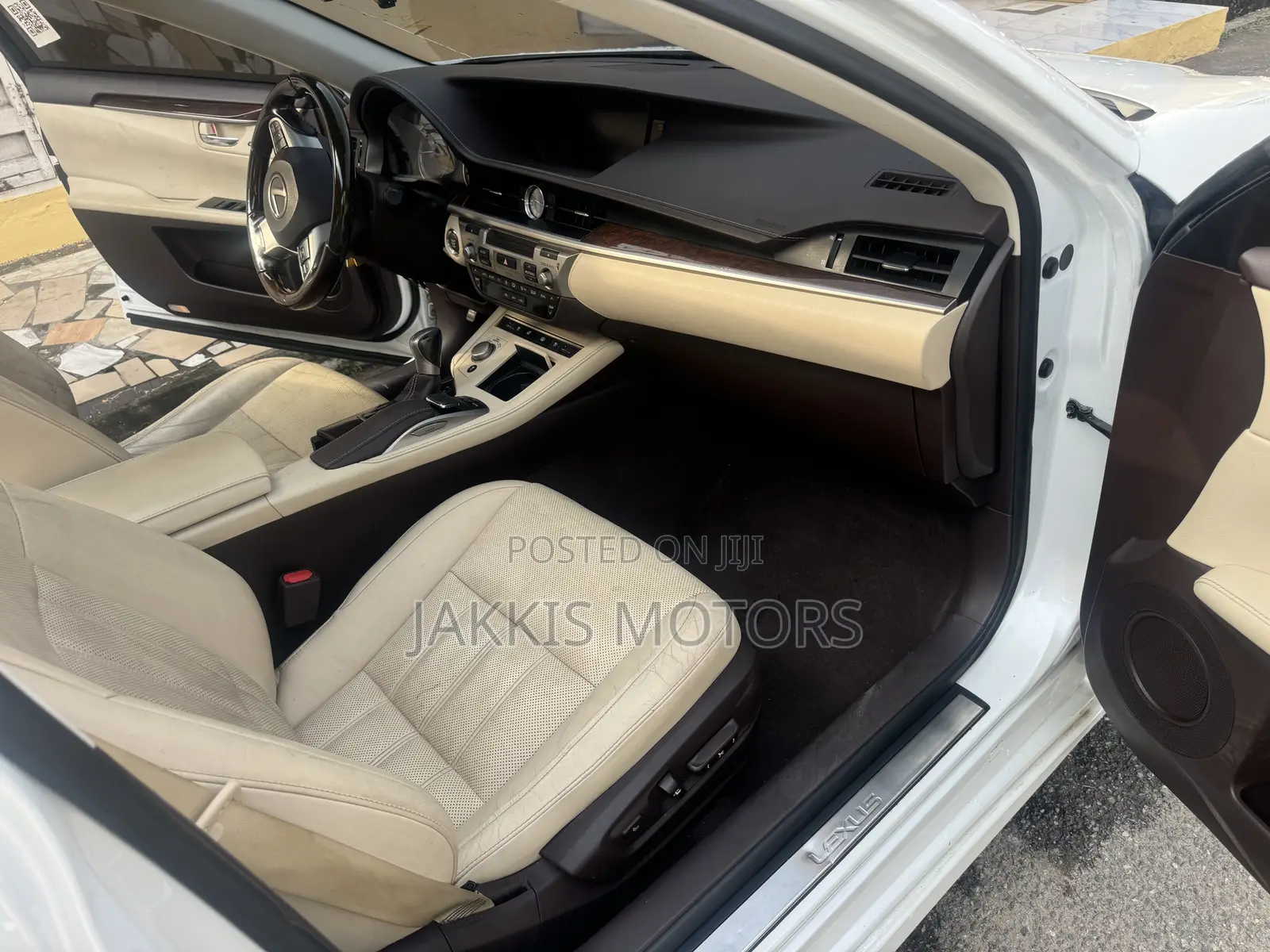 Lexus ES 2018 White