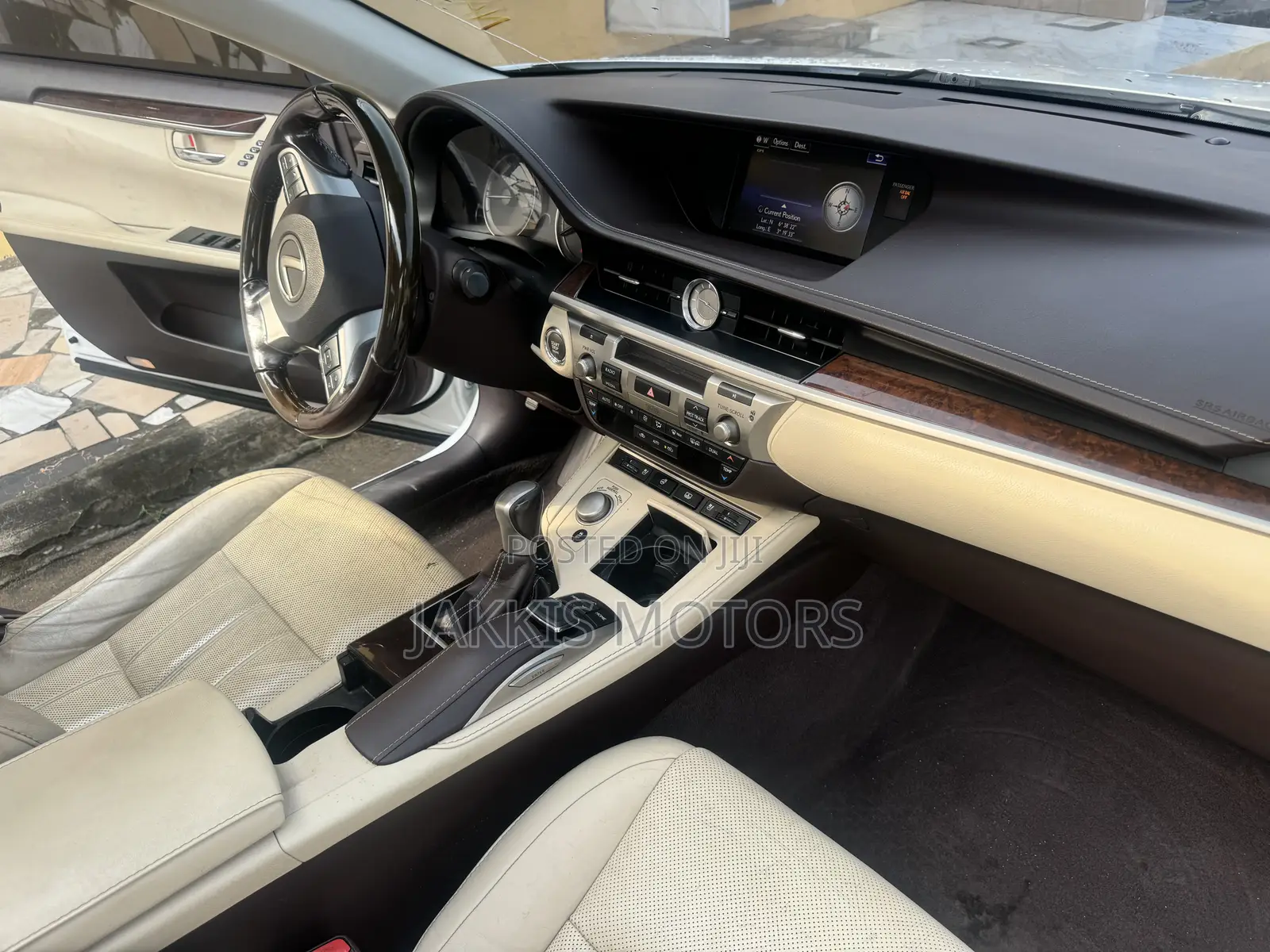 Lexus ES 2018 White