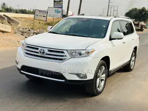Toyota Highlander Limited 2011 Off white