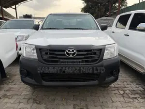 Toyota Hilux 2013 White