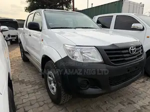 Toyota Hilux 2013 White
