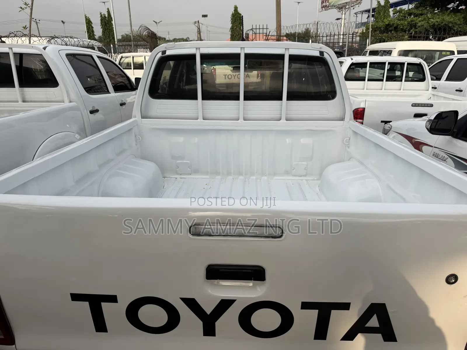 Toyota Hilux 2013 White