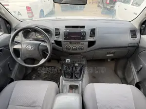 Toyota Hilux 2013 White