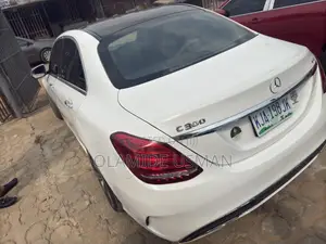 Mercedes-Benz C300 Base Sedan RWD (2.0L 4cyl 7A) 2016 White
