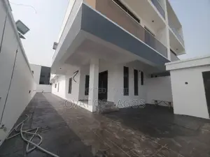 5bdrm House in Lekki Phase 1 for rent
