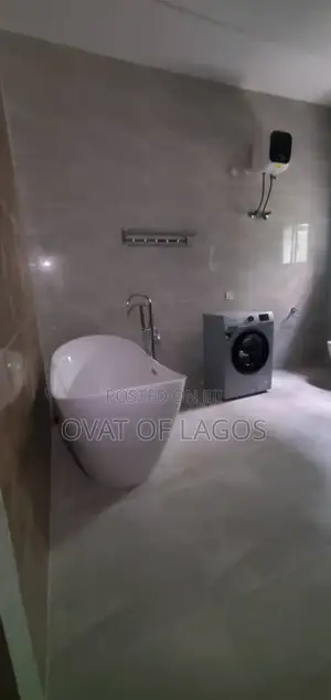 5bdrm House in Lekki Phase 1 for rent