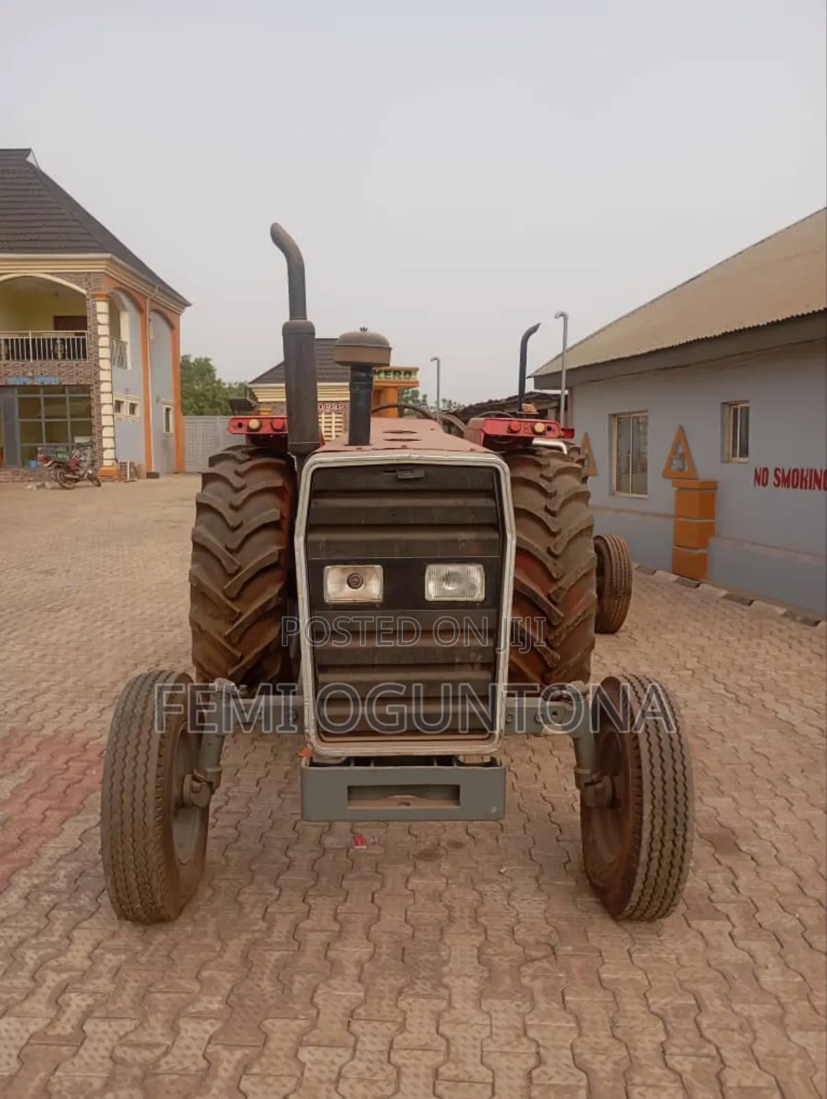 Tractor Mf