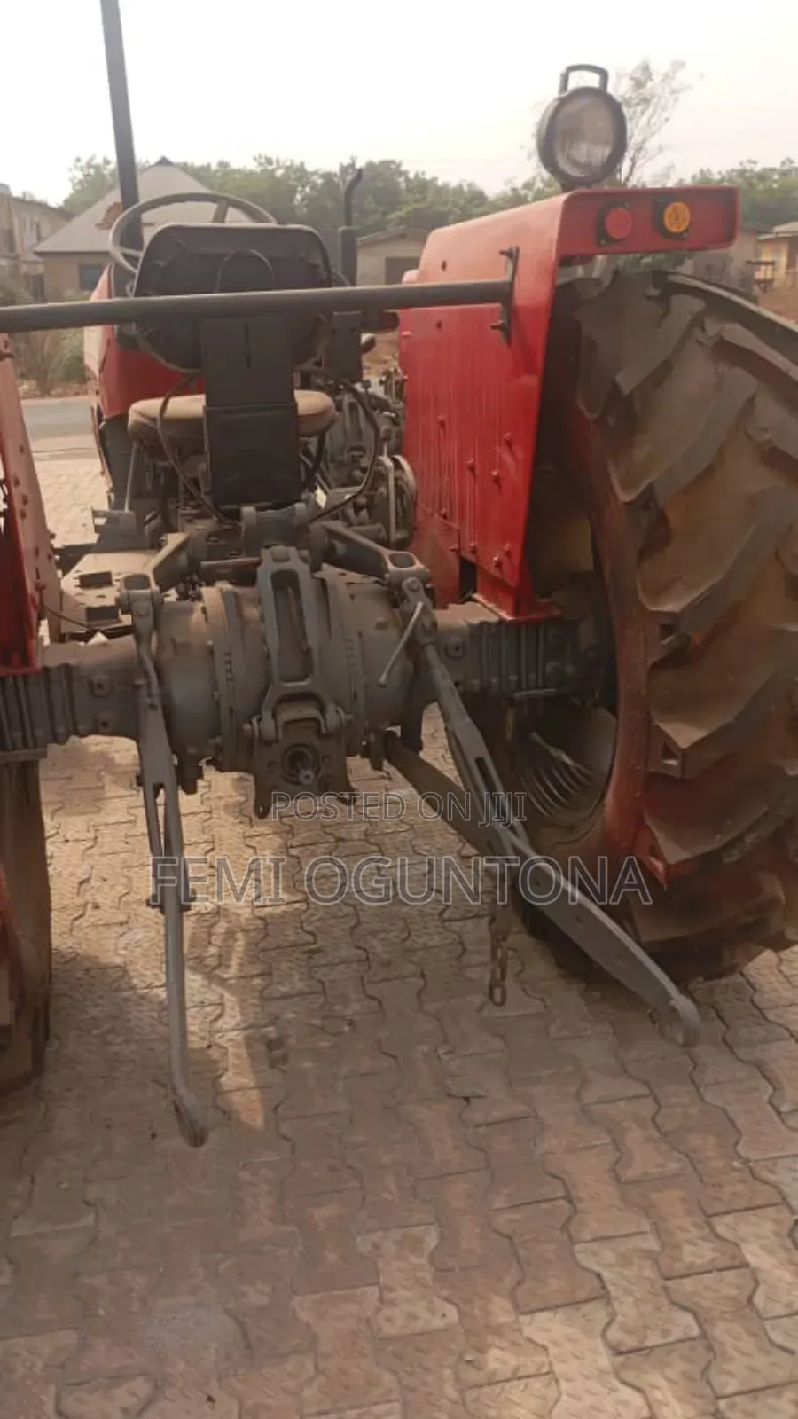 Tractor Mf