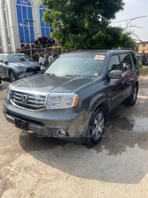 Honda Pilot Touring w/RES/Navi 4WD (3.5L 6cyl 5A) 2012 Gray