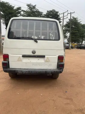 Volkswagen Transporter 2005 White