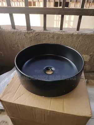 36 by 36cm Round Basin