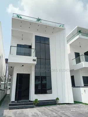 5bdrm Duplex in Chevron for sale