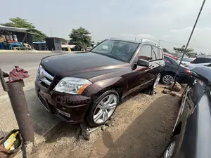 Mercedes-Benz GLK-Class 350 4MATIC 2012 Brown