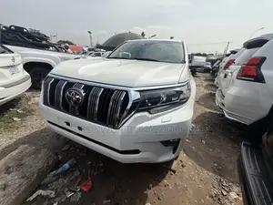 Toyota Land Cruiser Prado 4.0 2023 White