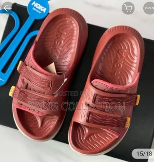 Hoka Luxury Wave 2