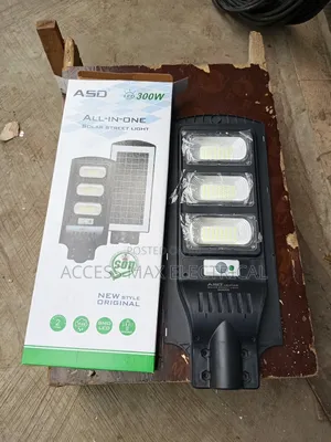 300-watt Solar Lights