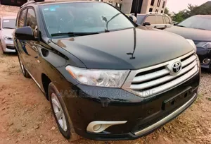 Toyota Highlander 3.5L 4WD 2013 Burgundy