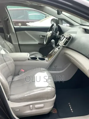 Toyota Venza V6 2010 Gray