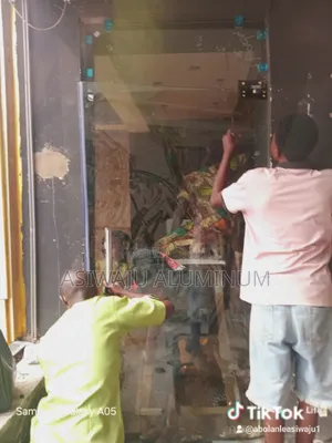 10mm Glass Partition