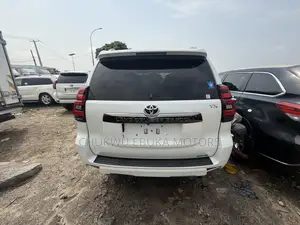 Toyota Land Cruiser Prado 2.7 2023 White