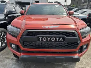 Toyota Tacoma SR5 2018 Orange