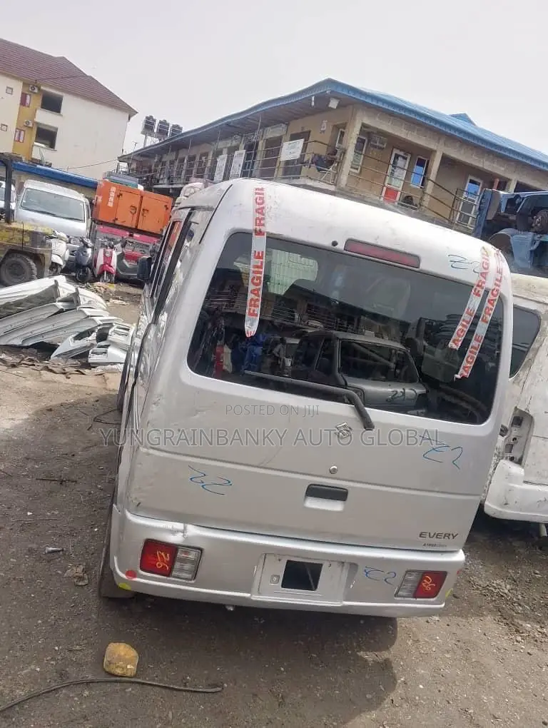 Suzuki APV Minibus 2010 White