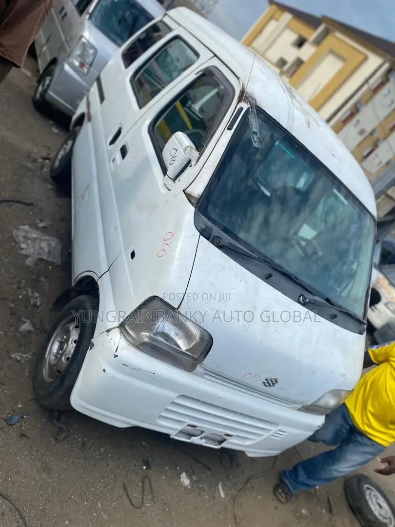 Suzuki APV Minibus 2010 White