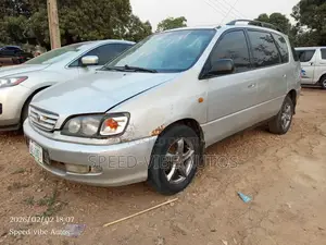Toyota Picnic 2.0 FWD 2003 Silver