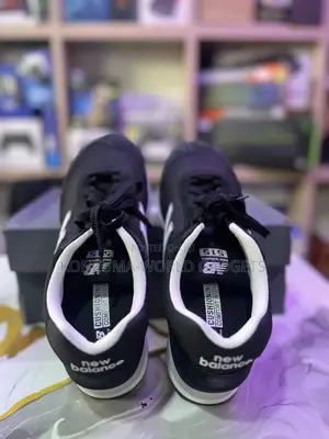 Original New Balance Black Sneakers – Comfortable Stylish