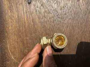 Brass Compression Equal Tee Plumbing Fitting.