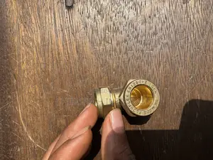 Brass Compression Equal Tee Plumbing Fitting.