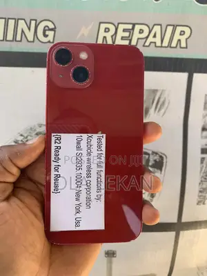 Apple iPhone 13 128 GB Red