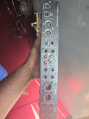 Behringer Sound Uphoria