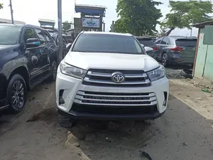 Toyota Highlander Limited 4dr SUV AWD (3.5L 6cyl 6A) 2015 White