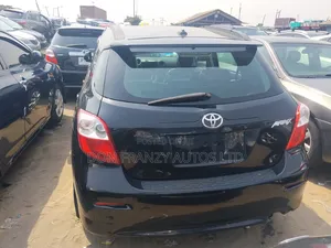 Toyota Matrix L Hatchback FWD (1.8L 4cyl 5M) 2012 Black