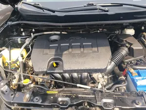Toyota Matrix L Hatchback FWD (1.8L 4cyl 5M) 2012 Black