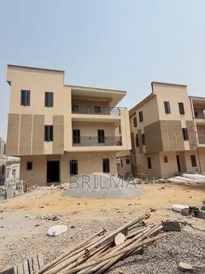 5bdrm Duplex in Apo District for sale