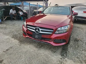 Mercedes-Benz C300 Luxury Sedan RWD (2.0L 4cyl 7A) 2016 Red