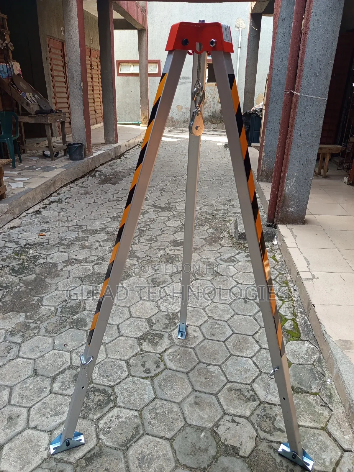 Rescue Tripod Stand